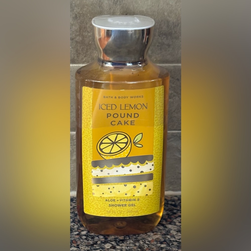 🆕 Bath & Body Works Iced Lemon Pound Cake Shower Gel 10oz..